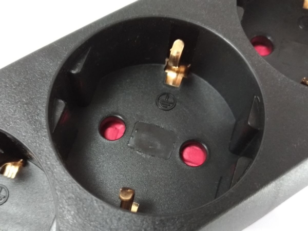 Regleta de 3 schucko 1 IEC - Cable 1m - Equip Regleta de 3 schucko 1 IEC - Cable 1m - Equip